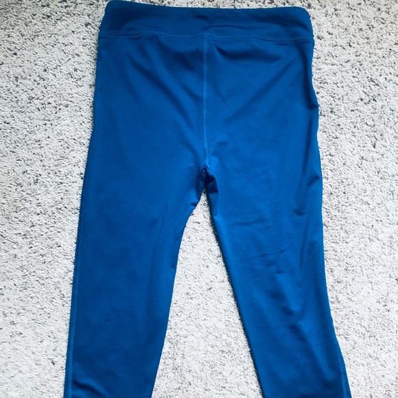 🌟2/$35 Sale🌟UA Under Armour Workout Capris Leggings Training Yoga Running Blue - Picture 2 of 8